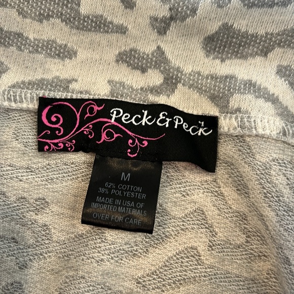 Peck & Peck Women’s Gray and White Tunic Top - Picture 6 of 10